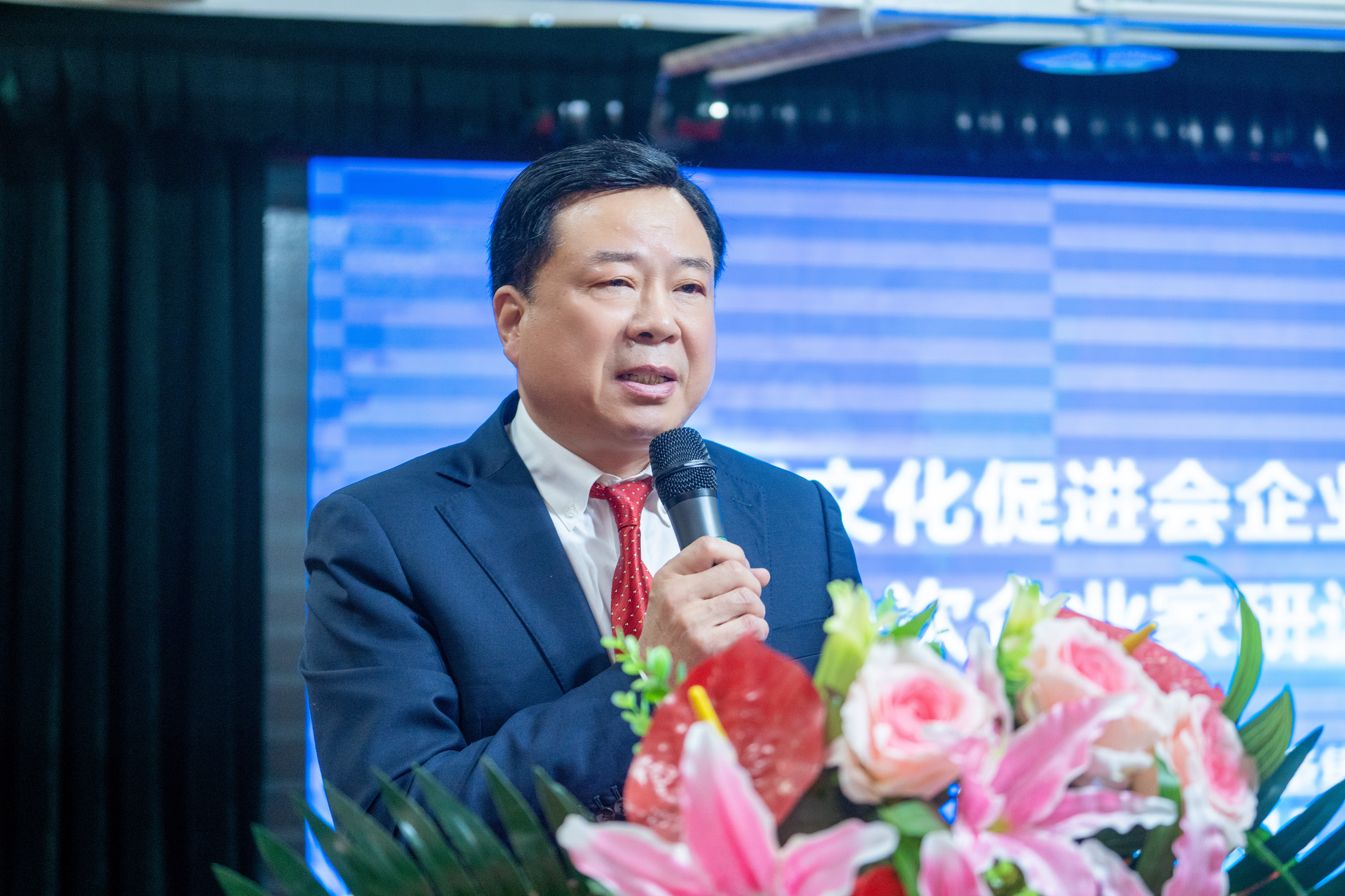 河南省孝文化促進(jìn)會(huì)企業(yè)家工作委員會(huì)、特邀企業(yè)家、第一次研討交流會(huì)隆重召開(kāi)